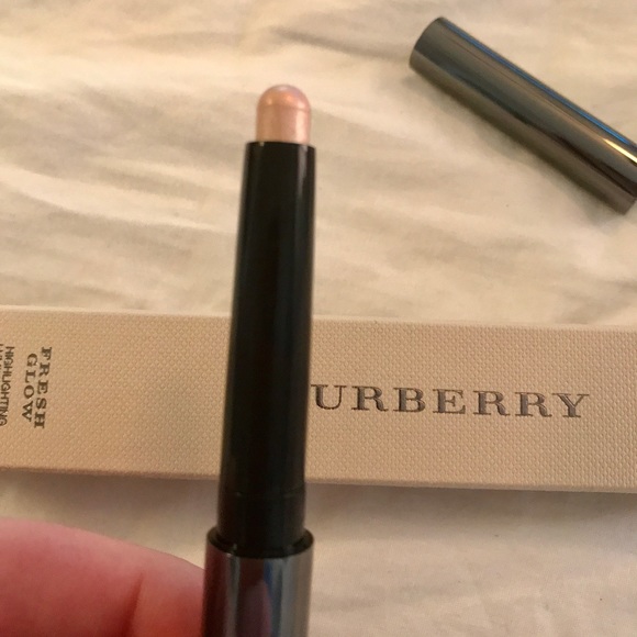 burberry fresh glow highlighting luminous pen
